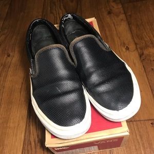 Vans slip ons black